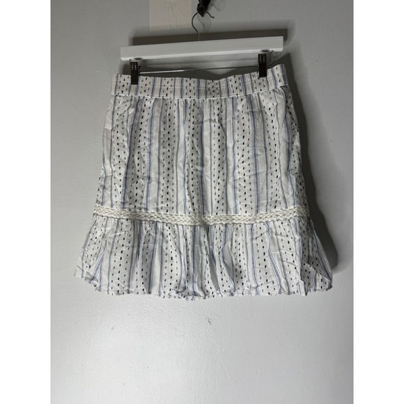 LOFT Dresses & Skirts - NWT loft clip tiered pull on mini skirt white blue size m